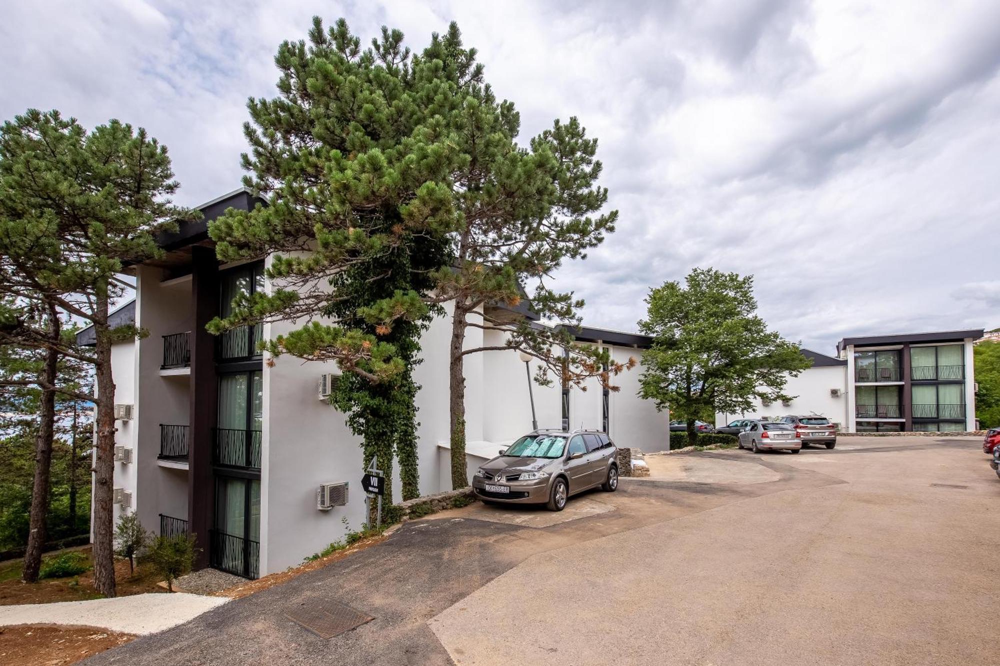 Paviljoni Omorika Hotel Crikvenica Exterior photo